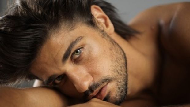 Il valletto di Domenica Cinque, Bruno Cabrerizo, a TvBlog: “Sì ad un calendario ma sogno di diventare il nuovo Raoul Bova al cinema”