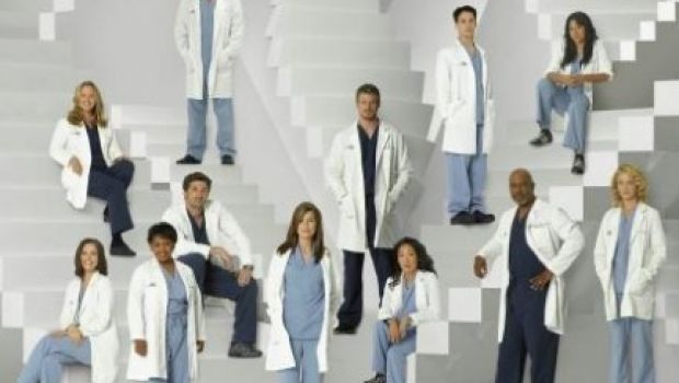 Ascolti Tv di giovedì 10 dicembre 2009: Don Matteo vince con 5 milioni e mezzo, Annozero a 5 milioni e il film di Verdone a 4. Molto bene Grey’s Anatomy