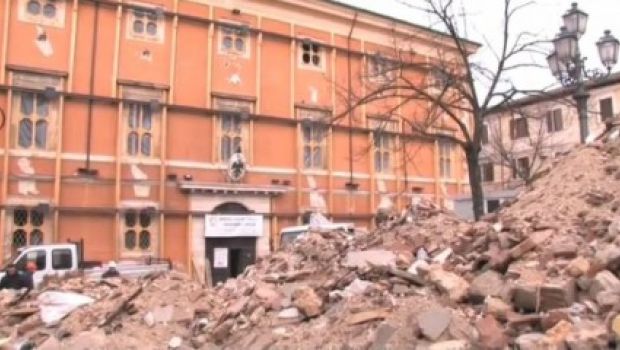TG5 e il servizio sul Natale a L’Aquila nel dopo-sisma: la verità si può vedere da più lati?