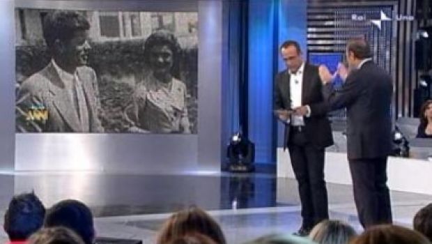 Ascolti Tv di venerdì 11 dicembre 2009: I Migliori Anni chiudono con 7 milioni, I Liceali 2 con 4. Boom per Matrix con Fabrizio Corona al 24% e 2 milioni