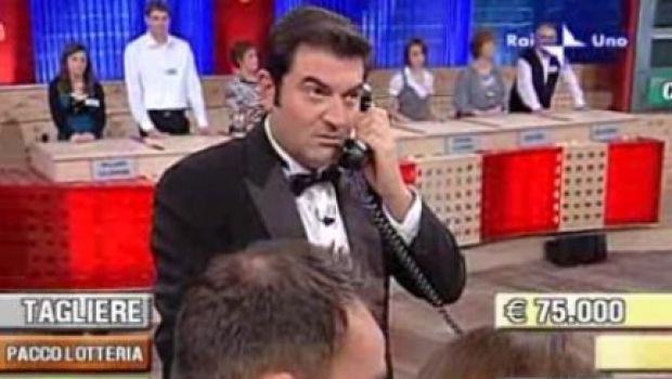 Ascolti Tv di sabato 19 dicembre 2009: Affari Tuoi fa record con 5 milioni e mezzo e supera What Women Want. Amici sfonda il muro dei 4 milioni