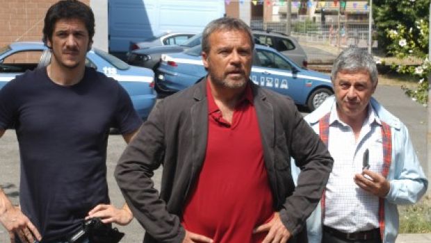 Tutti per Bruno – Claudio Amendola su Canale 5 dall’8 gennaio nei panni di un poliziotto squinternato