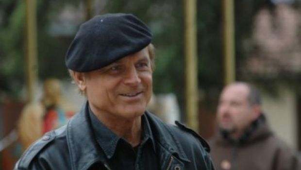 Ascolti Tv di martedì 22 dicembre 2009: Don Matteo supera August Rush. Ballarò a quasi 4 milioni, Ciccia è bella (8,69%) fa meno di Cars (9,30%)