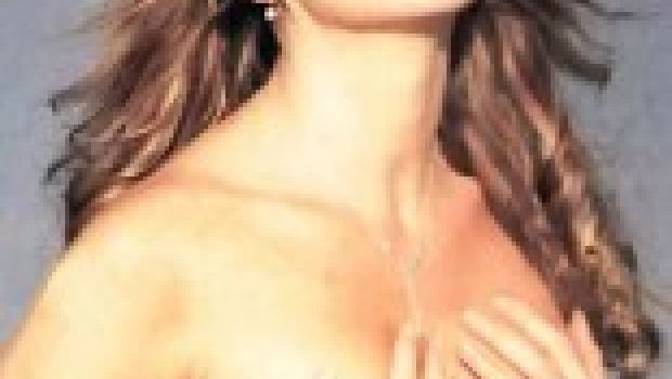 Alba Parietti è di sinistra fino al midollo: “Rifiutai 9 miliardi da Berlusconi. Ora sono pentita”