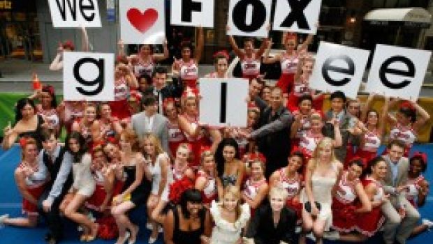 Seconda stagione per Glee. Al via gli open casting, ed arriva Olivia Newton-John