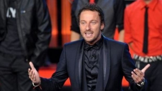 Festival di Sanremo 2010: Francesco Facchinetti tifa Marco Mengoni: “Il suo pezzo è stupendo”