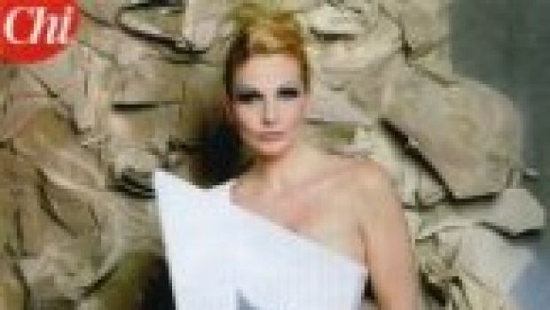 Festival di Sanremo 2010 – Lorella Cuccarini si spoglia nella serata finale: “Ne vedrete delle belle…”