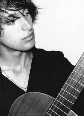 Sorpresa Paolo Nutini: “Sunny Side Up” torna alla numero 1 della UK Chart