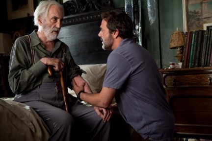 Prime foto da The Resident, con Hilary Swank, Jeffrey Dean Morgan e Christopher Lee