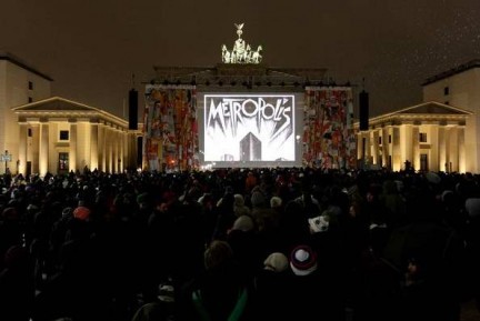 60° Festival di Berlino – il red carpet di My Name is Khan e di Howl, Metropolis alla Porta di Brandeburgo