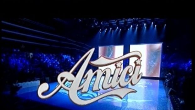 Amici Serale 2010 – La quarta puntata di domenica 7/2/2010. Salvata Loredana Errore, eliminata Borana Qirjazi dopo il ballottaggio finale con Rodrigo Almares Gonzalez
