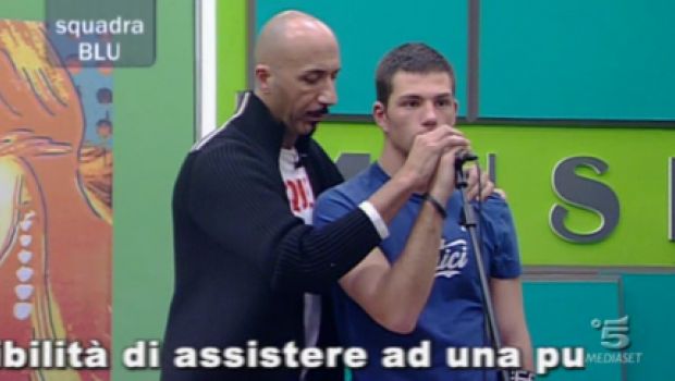 Amici, Luca Jurman è tornato a fare lezione con Enrico Nigiotti. Lo ha deciso Maria De Filippi (vuole un nuovo Marco Carta?)