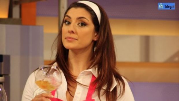 Gatti cotti e mangiati, Antonella Clerici difende Beppe Bigazzi. Elisa Isoardi ammette: “Non sono riuscita a fermarlo”