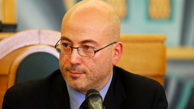 GURU: Cazzullo cazziato, Emanuele Filiberto vuole il trono di Fiorello…