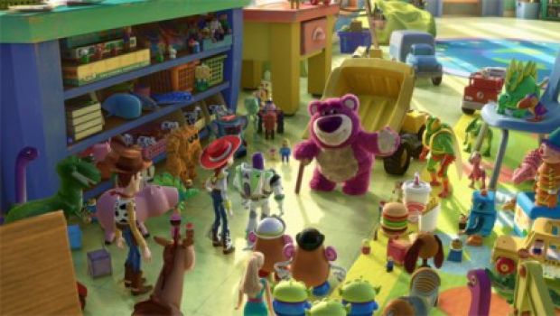 Toy Story 3 – il nuovo trailer e il character poster di Lots-o’-Huggin’ Bear