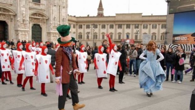 Alice in Wonderland di Tim Burton – Flash Mob promozionale a Milano, tutte le foto!