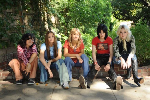 The Runaways – un po’ di foto ufficiali del film con Kristen Stewart e Dakota Fanning