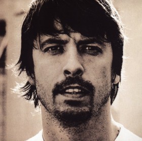 Dave Grohl in ospedale per overdose di caffeina (in video)