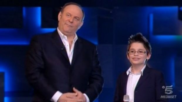 Questa sera su Canale 5 semifinale di Io Canto – Super Ospiti le Gemelle Kessler insieme ad Arisa, Irene Fornaciari e i Nomadi (Aggiornato)