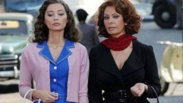 La mia casa è piena di specchi, la vita di Sofia Loren stasera e domani su Raiuno