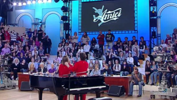 Amici 2010 – l’ultimo speciale live del sabato 20 marzo 2010. Enrico Nigiotti presenta il suo ep in uscita il 26 marzo