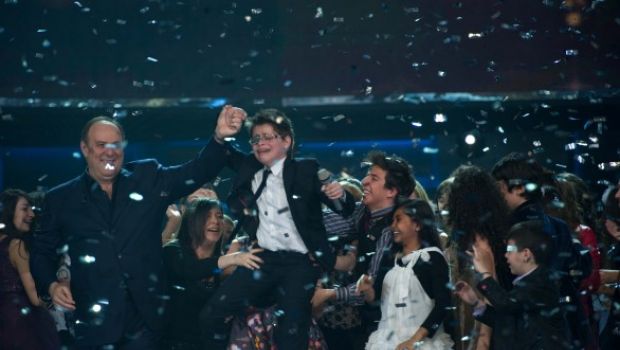 Il vincitore di Io canto, Cristian Imparato, a TvBlog: “Non mi aspettavo di vincere. Mi spiace dover lasciare i miei amici, li vorrei tutti a New York con me”