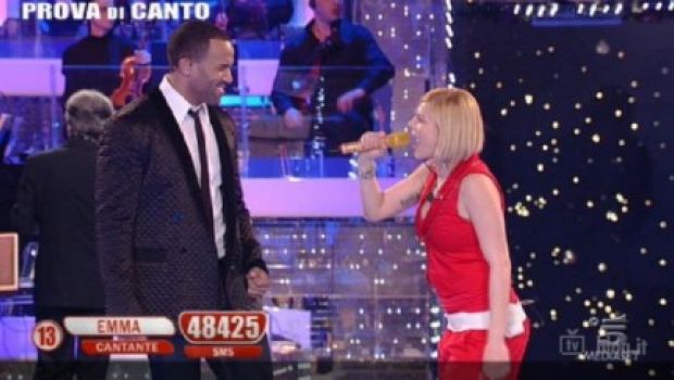 Ascolti Tv di lunedì 22 marzo 2010: Amici con 5 mln e il 23,39% supera Tutti pazzi per amore 2 (18,61% – 18,70%). Due con Dalla-De Gregori all’8,16%