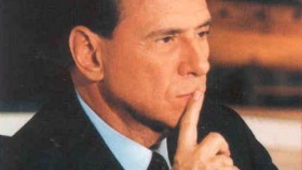 Tg5 presenta ricorso al TAR contro la multa dell’Agcom e Berlusconi fa sapere a Santoro che…