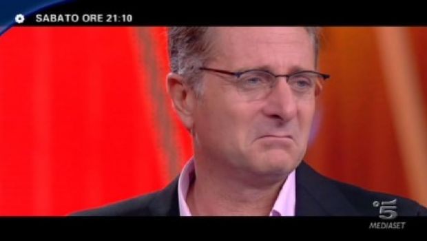 Lo Show dei Record – Paolo Bonolis corre in salvo di Paola Perego