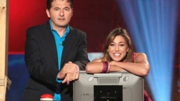 Fenomenal con Teo Mammucari da giovedì 6 maggio in 4 puntate su Italia 1. Ospiti Vieri, Satta, Arcuri e Rodriguez
