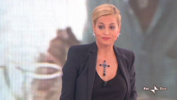 L’isola dei famosi 7 – Ottava puntata del 14 aprile 2010: arrivano Davide Rossi, Ercole Cellino e Andrea Dioguardi. Eliminate Aura Rolenzetti e Pamela Compagnucci