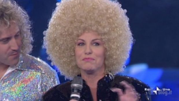 Ascolti Tv di sabato 17 aprile 2010: Ti lascio un canzone vince con 6 mln 100mila (28,65%), Lo Show dei Record 19,08%. Grande interesse per il funerale di Raimondo Vianello (41,85%)