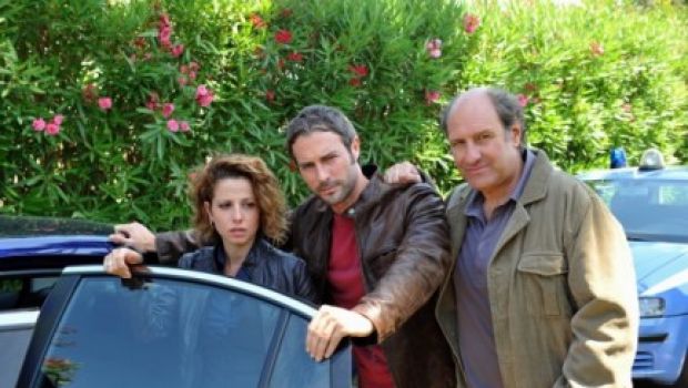 Ascolti Tv di mercoledì 21 aprile 2010: Donna Detective 2 vince con 5 mln (17,98%) e 4 mln 400mila (18,20%). Ris Roma cala al 15,72%. Boom per Le Iene che chiudono al 18,22%