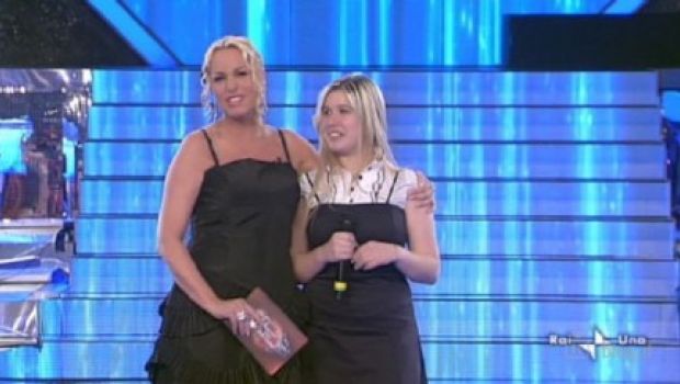 Ascolti Tv di sabato 24 aprile 2010: ancora un successo per Ti lascio una canzone a 6 mln 300mila (29,45%), Lo Show dei Record cala al 18,79%