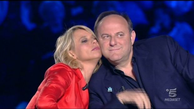 Ascolti Tv di lunedì 26 aprile 2010: Italia’s Got Talent con 5 mln e 300mila (24,6%) batte nuovamente Montalbano (18,50%) e L’Isola dei Famosi 7, che cala sotto i 4 milioni (17,99%)