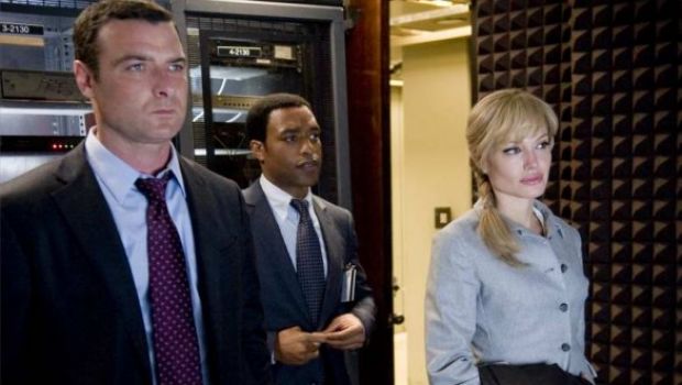 Nuove foto promozionali dell’action movie Salt, con Angelina Jolie