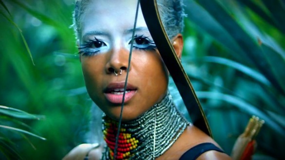 Kelis e la cover di “Sweet Dreams” degli Eurythmics con Jools Holland