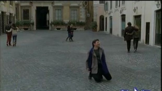 Ascolti Tv di domenica 2 maggio 2010: Tutti pazzi per amore 2 al 16,41% e 19,55% batte Alexander (14,58%). La Pupa e Il Secchione al 13,20%. 6 mln e 32,64% per la MotoGP