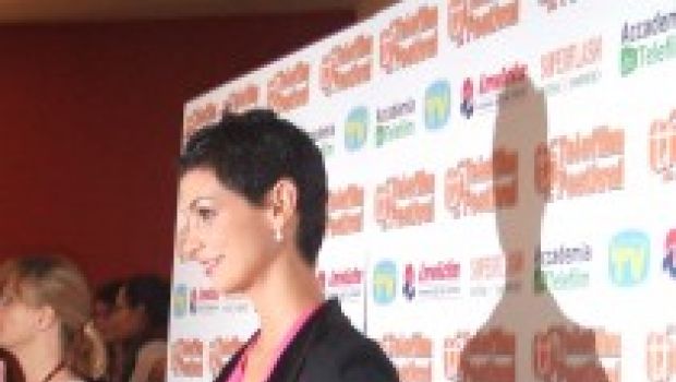 Telefilm festival 2010, Morena Baccarin di V: “Sostengo Obama, ma vorrei capire le sue intenzioni”. E sul vero aspetto dei Visitors…