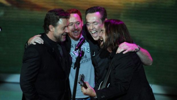 Imperdibile Russell Crowe cantante a Che Tempo che fa sabato su RaiTre