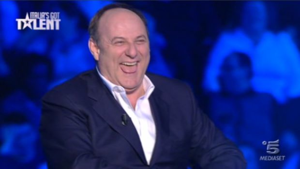 Gerry Scotti rinato dopo Italia’s got talent: “Ho ricevuto i complimenti di Silvio Berlusconi”
