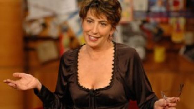 Il dg Masi vuole ridimensionare Parla con me: da quattro serate a una soltanto. Il direttore Di Bella: “Mi dimetto”