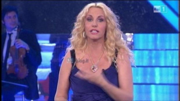 Ascolti Tv di sabato 29 maggio 2010: La festa di Ti lascio una canzone con 5 mln 100mila (29,45%) prevale sul meglio di Ciao Darwin 6 (17,97%)