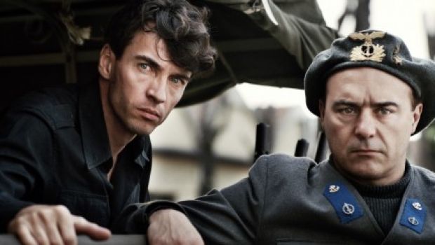 Ascolti Tv di domenica 30 maggio 2010: Sanguepazzo vince di poco (17,41%) su I Delitti del Cuoco (16,15%). Report al 15,77%, La Pupa e il Secchione tocca il 15,46% e batte Numb3rs