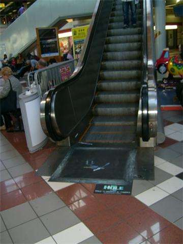 Guerriglia Marketing in tre dimensioni per The Hole in 3D