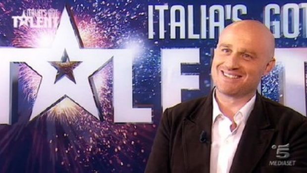 Lo strano caso di Rudy Zerbi, figlio di tre padri che sogna Renzo Arbore