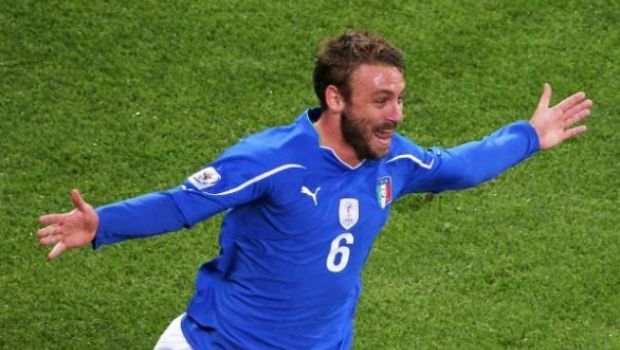 Ascolti Tv di lunedì 14 giugno 2010: L’Italia ai Mondiali pareggia in campo ma stravince in tv con 19 mln e il 63,18% di share. Crolla Velone, risale A gentile richiesta (14,55%)