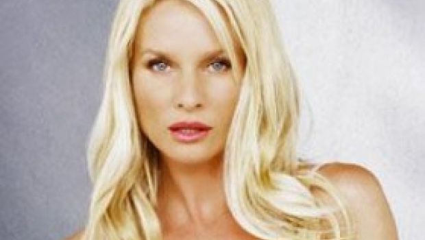Nicollette Sheridan Vs. Desperate Housewives: secondo la Abc Marc Cherry le avrebbe solo “dato una pacca sulla testa”
