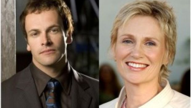 Jonny Lee Miller (e non solo) in Dexter 5, Jordana Spiro lascia Love Bites. E Jane Lynch torna in Party Down (ma solo per il finale)