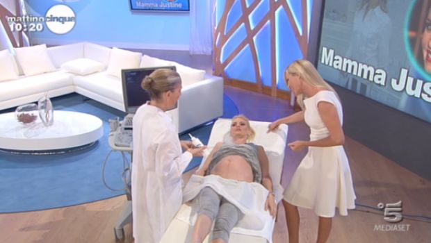 Mattino Cinque anche al sabato.  E avrà il pubblico in studio come Verissimo